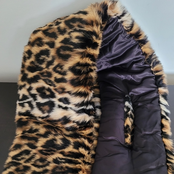 Elegant faux fur thick scarf - Picture 14 of 16